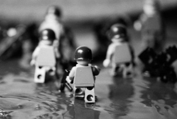 classic photos lego 29 in Classic Photography recreated using Legos