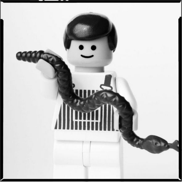 classic photos lego 37 in Classic Photography recreated using Legos