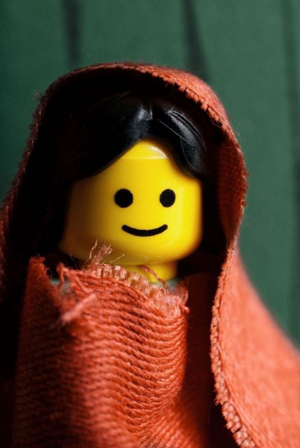 classic photos lego 41 in Classic Photography recreated using Legos
