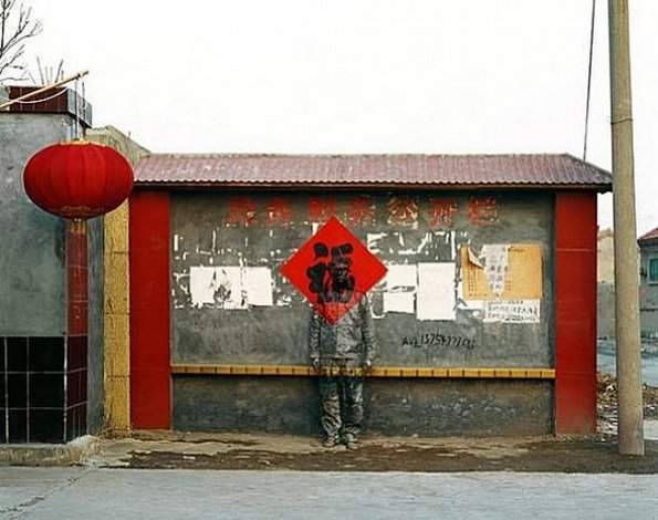 liu bolin invisible man 11 in Camouflage by Liu Bolin   Invisible Man Series