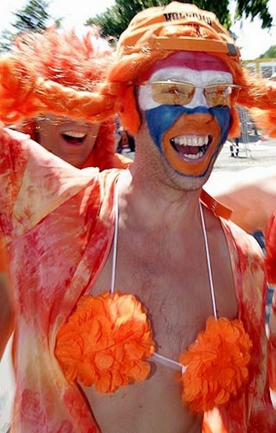 crazy sport fans12 in Craziest Sports Fans On Earth