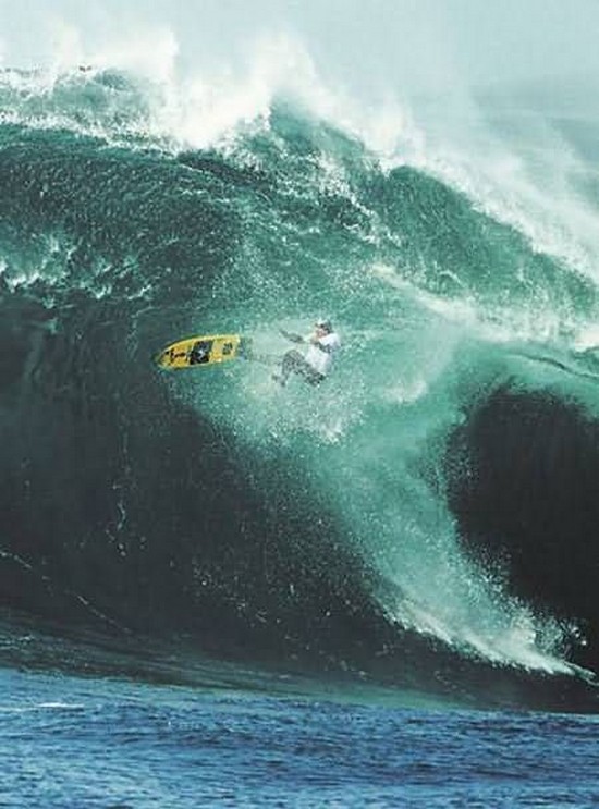 surfer wipeouts16 surfer wipeouts16 in Surfers Wiped Out By Gigantic Waves