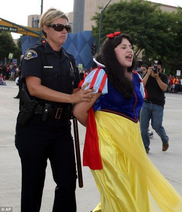 Top 18 Funniest Costumes to Get Arrested in