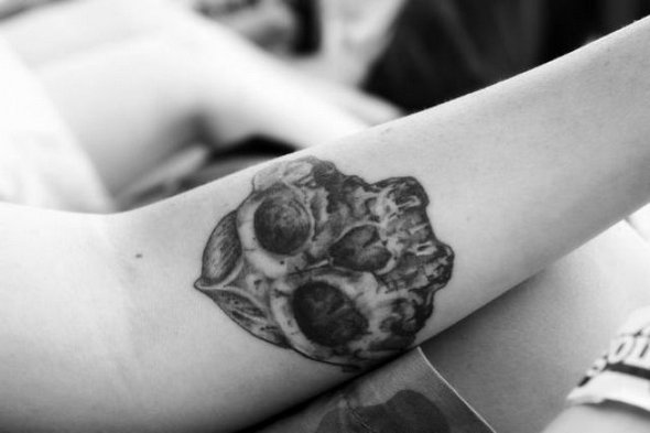 girl shoulder tattoos_17. Funny Scientific Tattoos