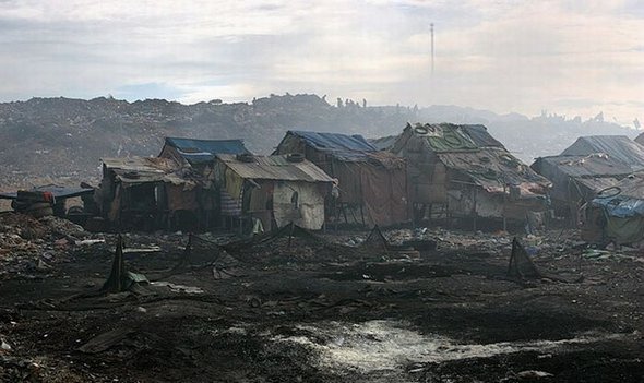 2000 People Collecting Rubbish to Survive at large Waste Dump  Stung Meanchey