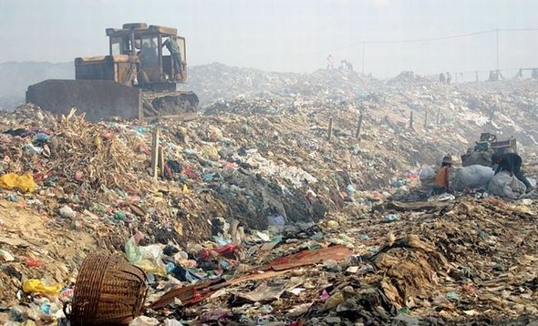 garbage dump in phnom penh 88 garbage dump in phnom penh 88 in Garbage dump in Phnom Penh: 2000 People Collecting Rubbish to Survive