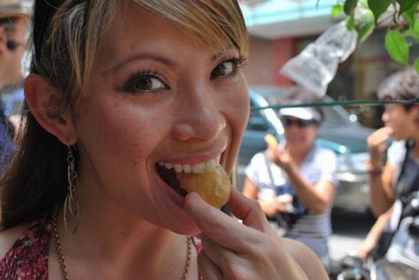 girls and dounuts 21 in Sweet Girls With Donuts   Beautiful Sight