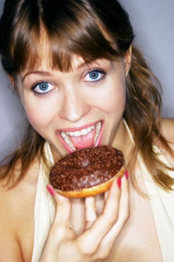 girls and dounuts 28 in Sweet Girls With Donuts   Beautiful Sight