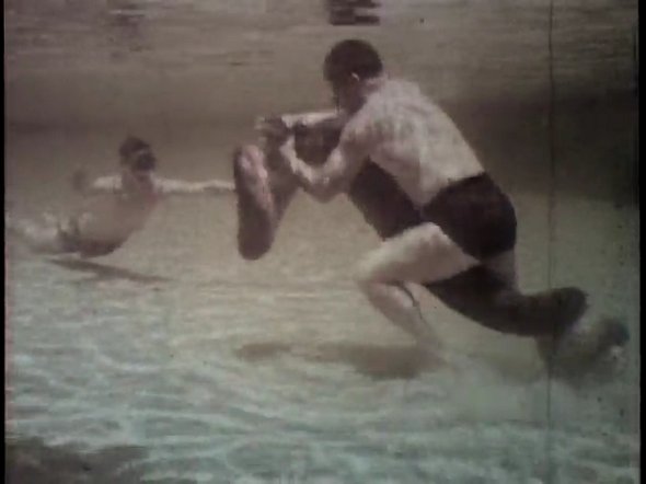 wrestling 20 foot anaconda in water 03 in Wrestling a 20 foot Anaconda under Water