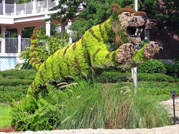 14 fantastic gardens shapes 10 in 14 Fantastic Garden Figures From Fairy Tales 