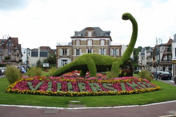14 fantastic gardens shapes 12 in 14 Fantastic Garden Figures From Fairy Tales 