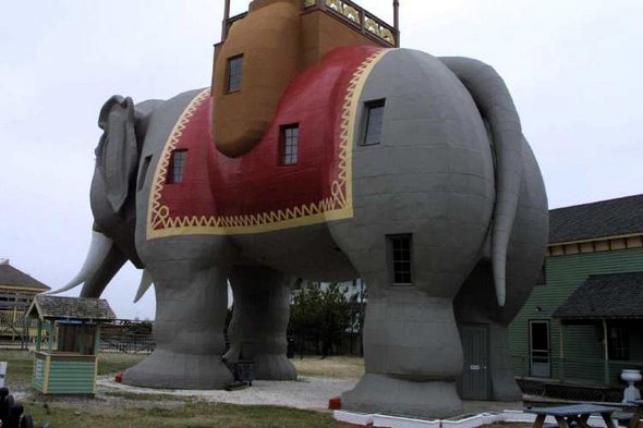 funny buildings designed 10 in Funny Buildings Designed Like Different Everyday Things