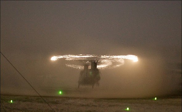 Cool Looking Helicopter Static Electricity Effect