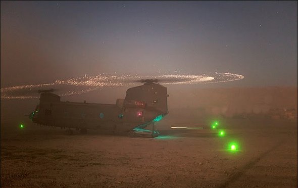 Cool Looking Helicopter Static Electricity Effect