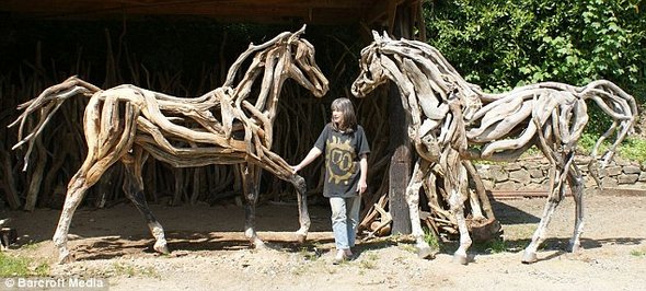 recycled sculptures in zoo 01 in Amazing Recycled Sculptures in Zoo Parks