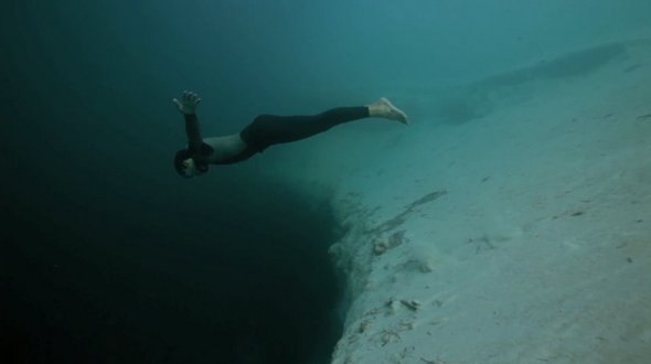 Basis menakjubkan Jumping Underwater