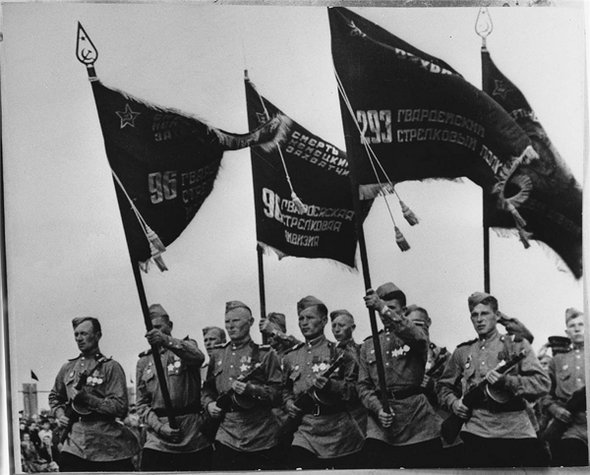 Perang Dunia II - Kemenangan Uni Soviet (2)