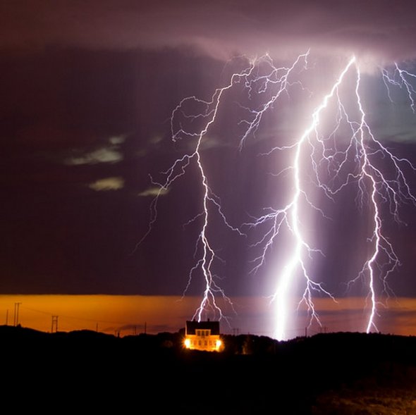 30 Fantastic Examples of Lightning Photography