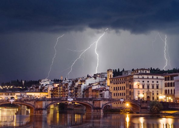 30 Fantastic Examples of Lightning Photography