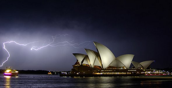 30 Fantastic Examples of Lightning Photography 30 lightning photography 15 in 30 Fantastic Examples of Lightning Photography