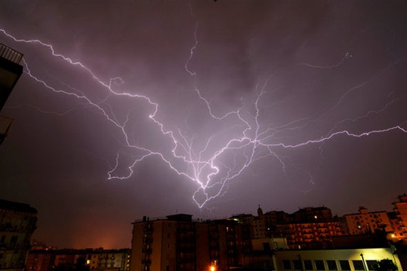 30 Fantastic Examples of Lightning Photography 30 lightning photography 28 in 30 Fantastic Examples of Lightning Photography