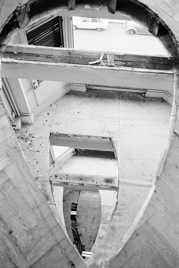 design gaping holes in the city 08 in Design Gaping Holes in The City   Art by Gordon Matta Clark 
