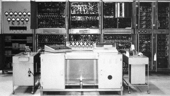 Old Photos of the First Generation Of Computers