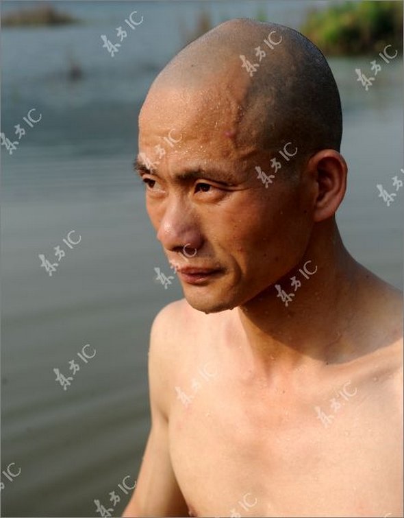 Gliding on Water (Qing Gong) Performed by Monk of South Shaolin Temple gliding on water by monk 26 in Gliding on Water (Qing Gong) Performed by Monk of South Shaolin Temple