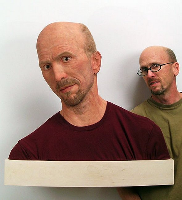 Stooped People in Hyper-real Sculptures of Evan Penny