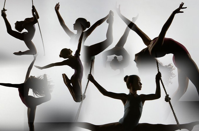 Incredible Beautiful Silhouette of Ballet Dancers