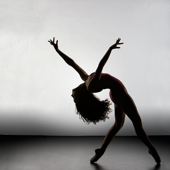 Incredible Beautiful Silhouette of Ballet Dancers