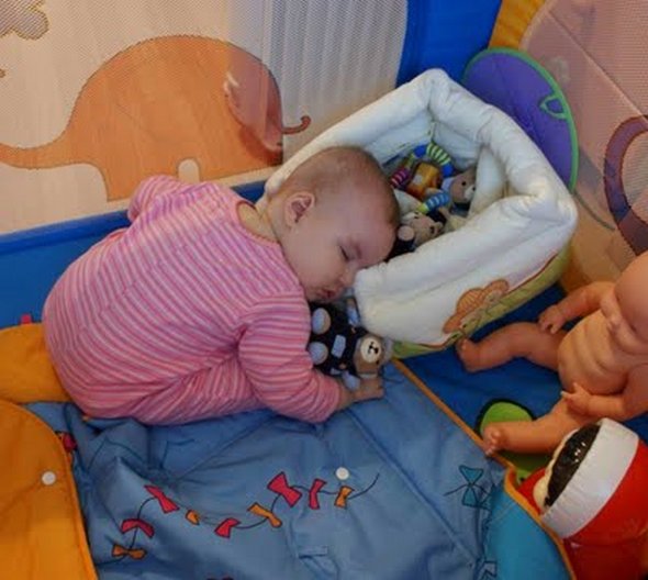 Babies found the most strangest slipping place strange and unique slipping place 21 in Babies Found The Strangest Sleeping Places