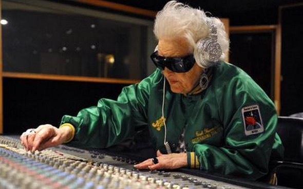 The Oldest DJ in The World - 70-Year Old Grandma