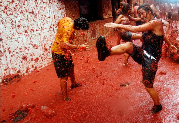 tomato fight festival 24 in Crazy Tomato Fight Festival   La Tomatina