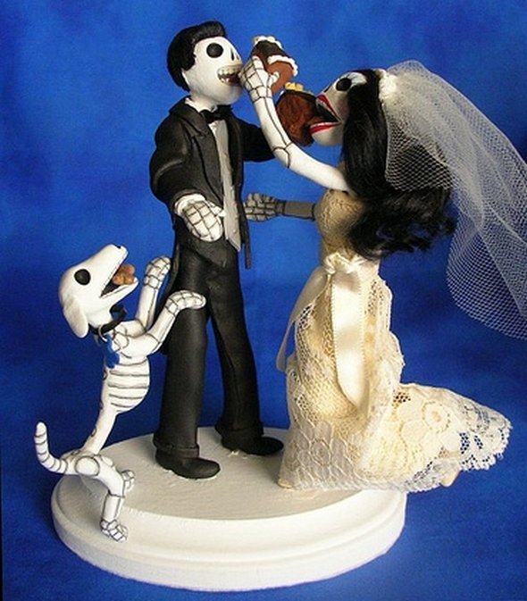 Unique Wedding Cake Toppers for Crazy Marriage Start