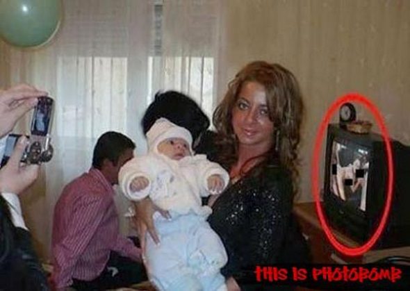 11 Photos Totally Ruined By Action in The Background