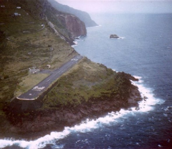 Madeira+airport+runway+bridge