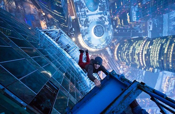 dizzying photos of ukrainian daredevil hanging from tall buildings 01 in Dizzying Photos of Ukrainian Daredevil Hanging from Tall Buildings