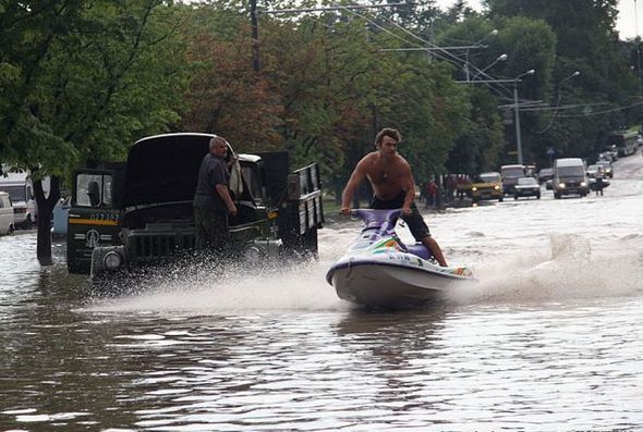 jet ski in flood 02 in Jet Skiing during a flood