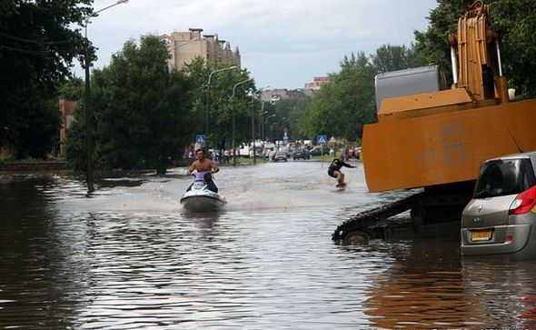 jet ski in flood 04 in Jet Skiing during a flood