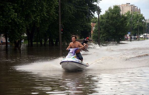 jet ski in flood 05 in Jet Skiing during a flood