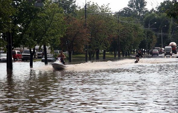 jet ski in flood 08 in Jet Skiing during a flood