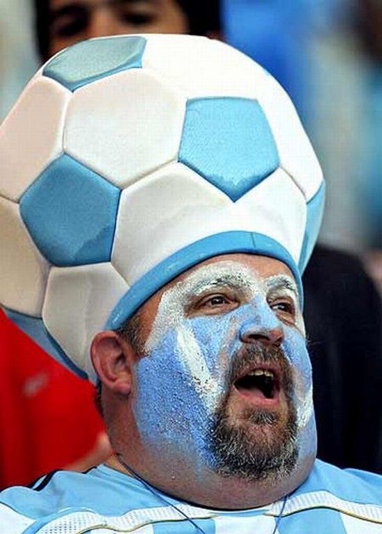 crazy sport fans14 in Craziest Sports Fans On Earth