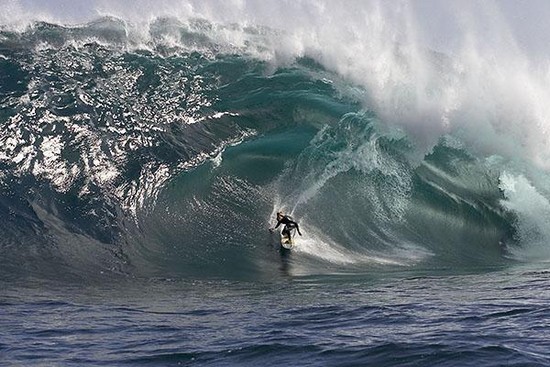 surfer wipeouts05 in Surfers Wiped Out By Gigantic Waves