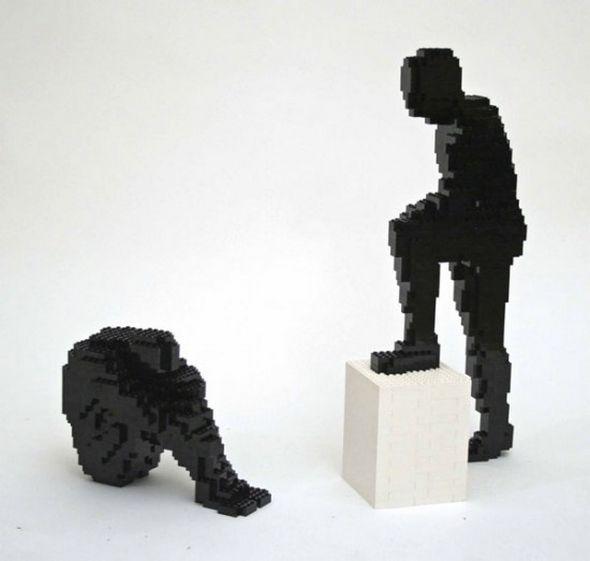 nathan sawaya lego brick scultpure 12 in The Art of the Brick   Giant Lego Sculptures by Nathan Sawaya