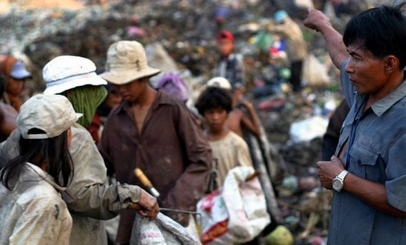 garbage dump in phnom penh 20 in Garbage dump in Phnom Penh: 2000 People Collecting Rubbish to Survive