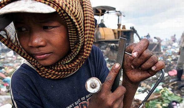 garbage dump in phnom penh 48 in Garbage dump in Phnom Penh: 2000 People Collecting Rubbish to Survive