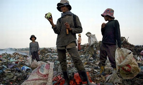 garbage dump in phnom penh 50 in Garbage dump in Phnom Penh: 2000 People Collecting Rubbish to Survive