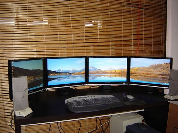 100 impressive computer workstations 06 in 100 Photographs of Impressive Computer Workstations