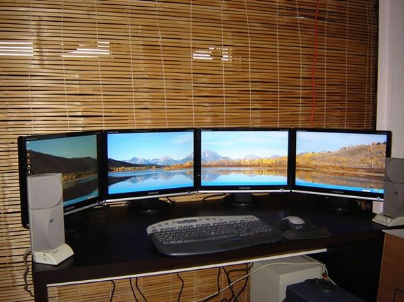 100 impressive computer workstations 06 in 100 Photographs of Impressive Computer Workstations